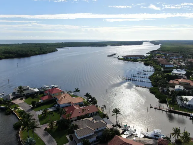 $275,000 | 4200 Southeast Peterson Lane, Stuart, FL 34997