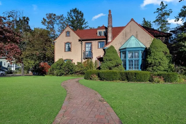 $599,900 | 283 Longhill Street, Springfield, MA 01108