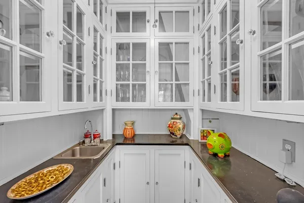 $585,000 | 283 Longhill Street, Springfield, MA 01108