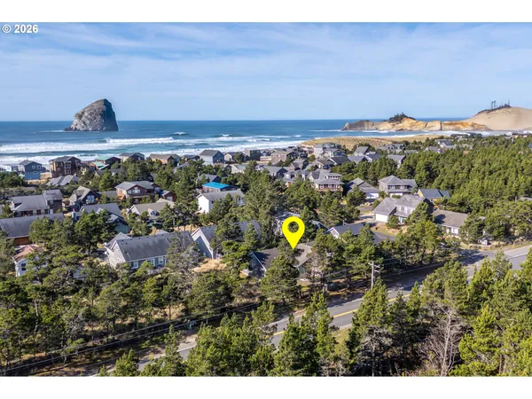 $649,000 | 34320 Cape Kiwanda Drive, Pacific City, OR 97135