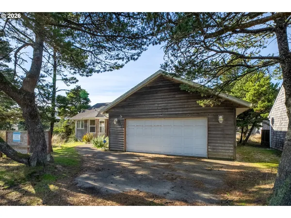 $649,000 | 34320 Cape Kiwanda Drive, Pacific City, OR 97135