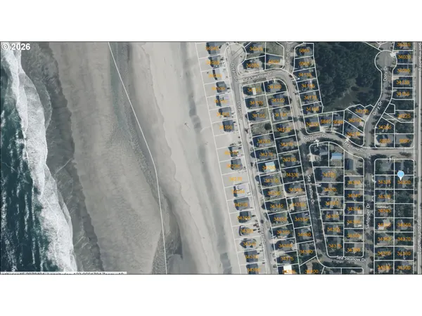 $649,000 | 34320 Cape Kiwanda Drive, Pacific City, OR 97135