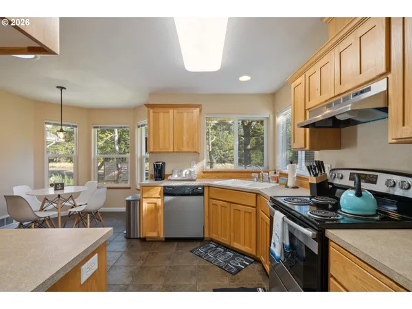 $649,000 | 34320 Cape Kiwanda Drive, Pacific City, OR 97135