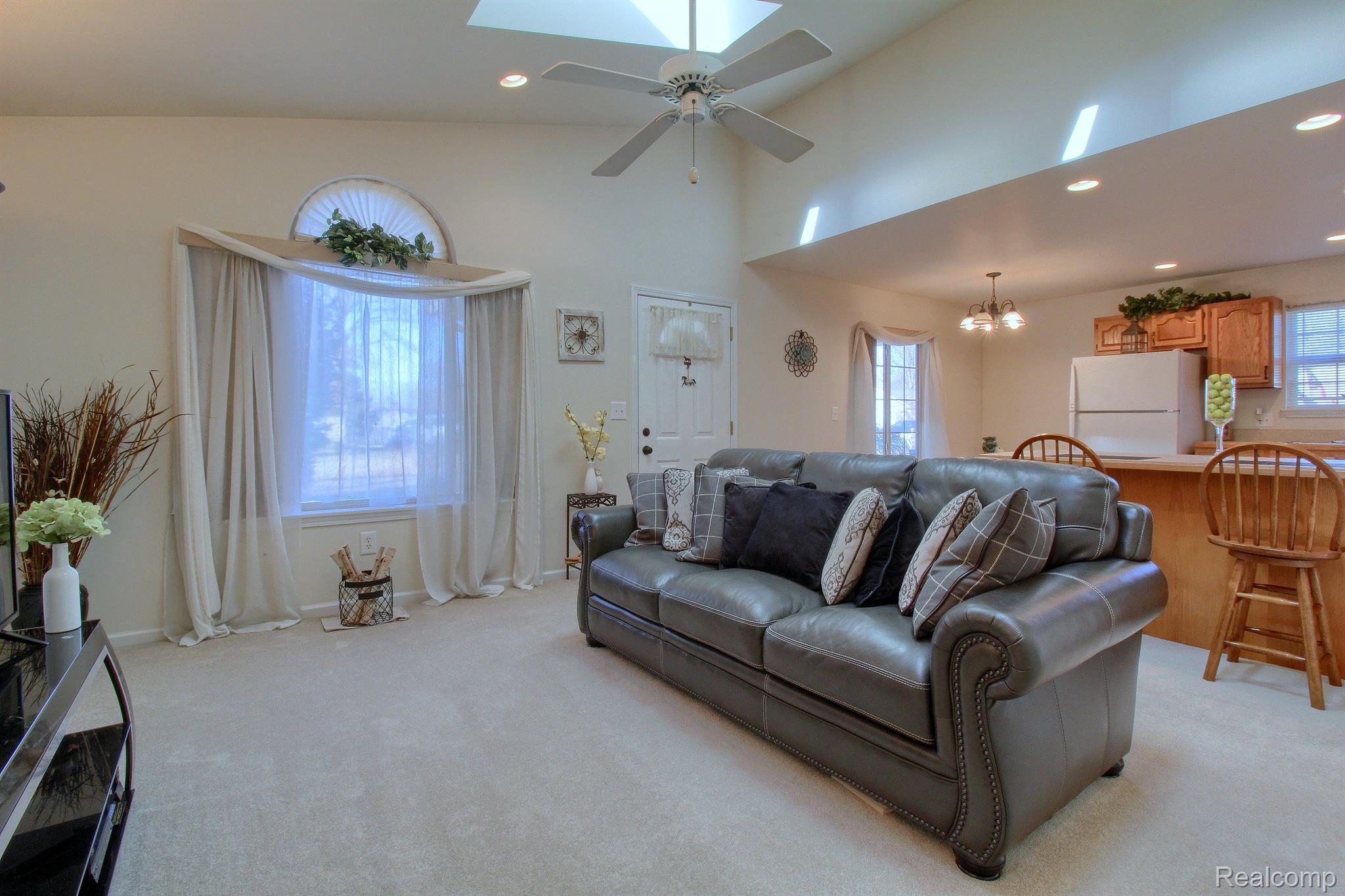 26151 Frankfort Road New Boston, MI 48164 - Photo 5 of 25 Gallery Image 5