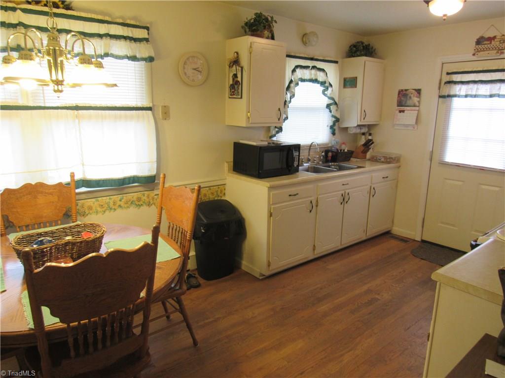 133 Dewsberry Road King, NC 27021 - Photo 12 of 25 Gallery Image 12
