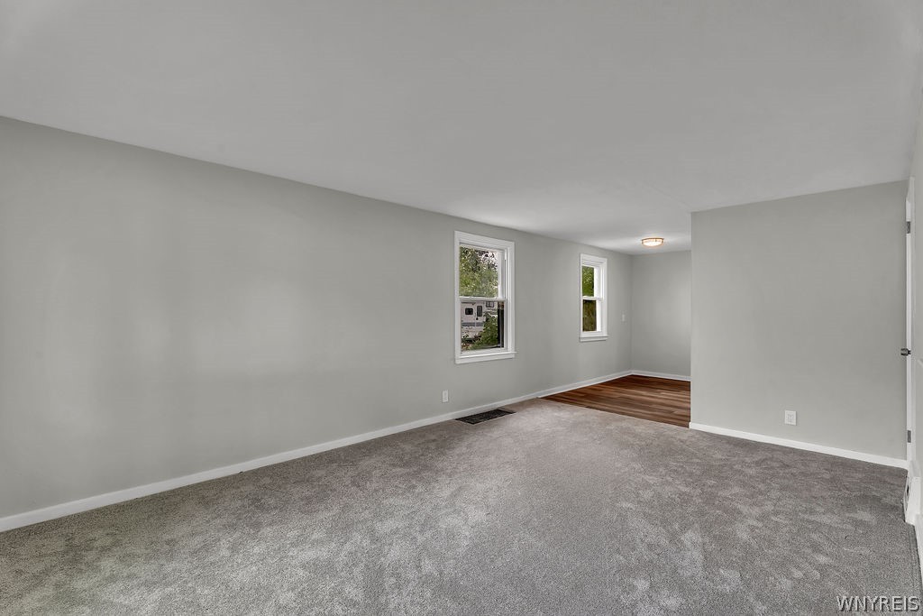 981 Beach Road Cheektowaga, NY 14225 - Photo 12 of 50 Gallery Image 12