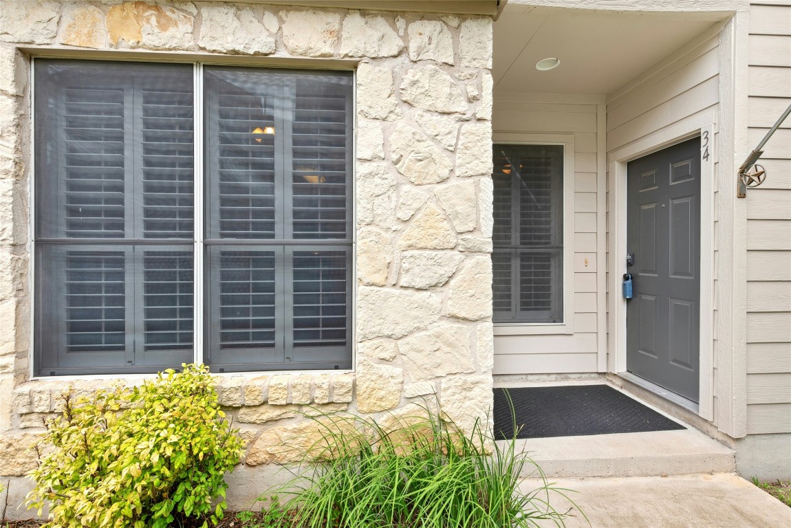 7500 Shadowridge Run, Unit 34 Austin, TX 78749 - Photo 3 of 39