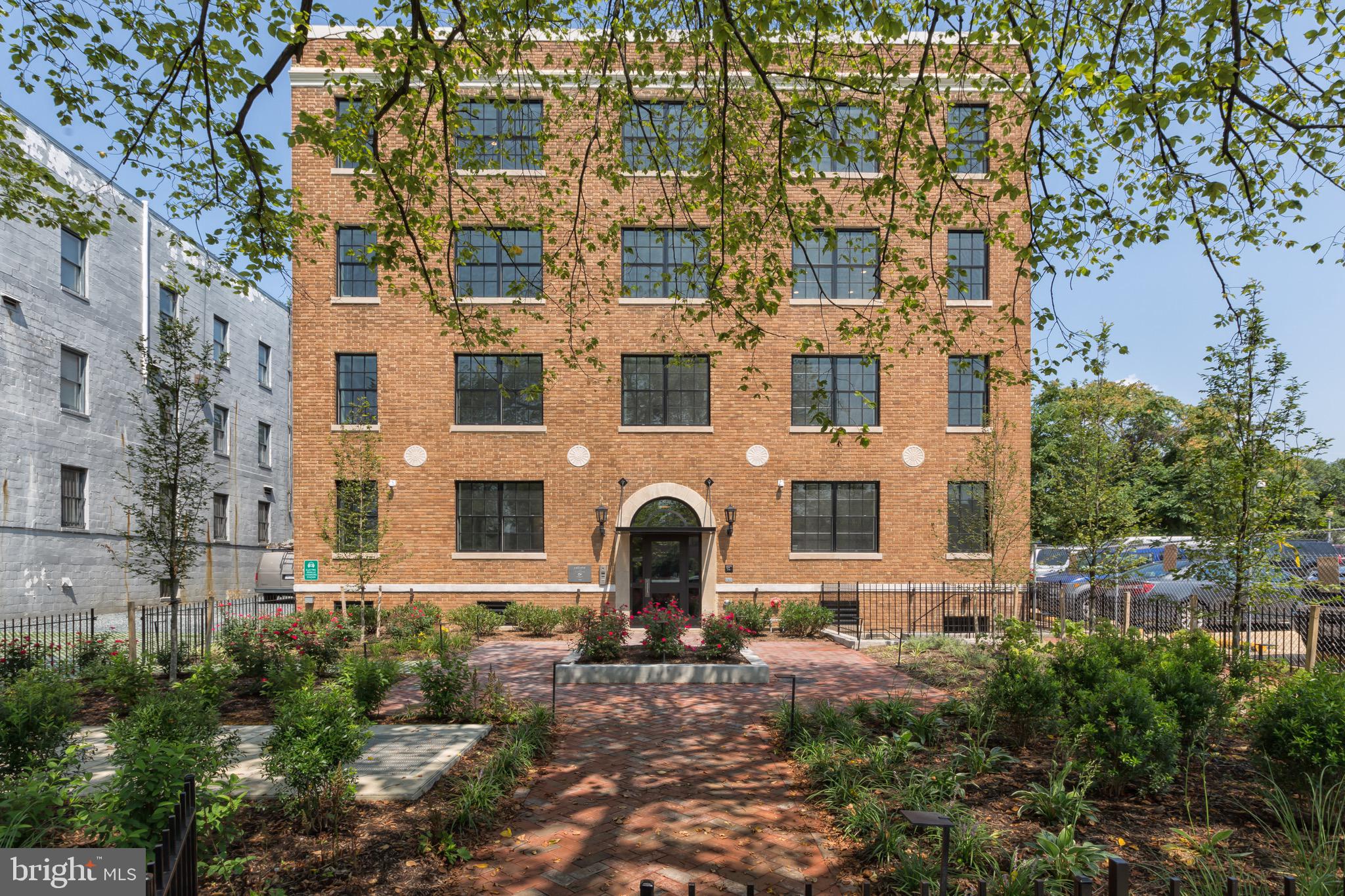 816 Potomac Avenue Southeast, Unit 406 Washington, DC 20003 - Photo 5 of 8