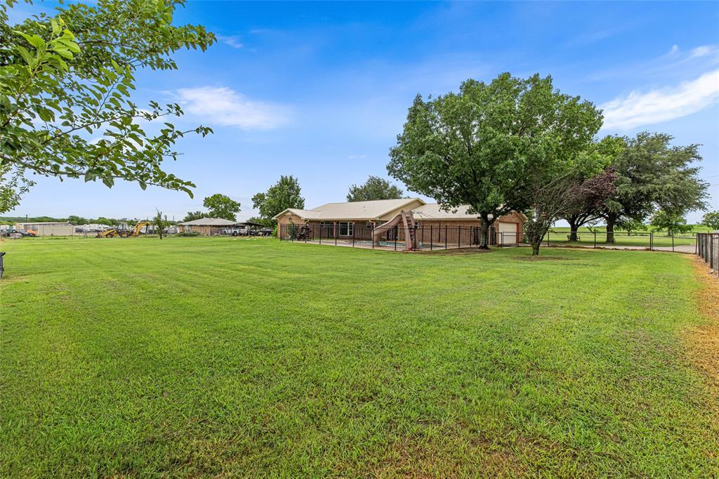 3472 North Masch Branch Road Denton, TX 76249 - Photo 4 of 37