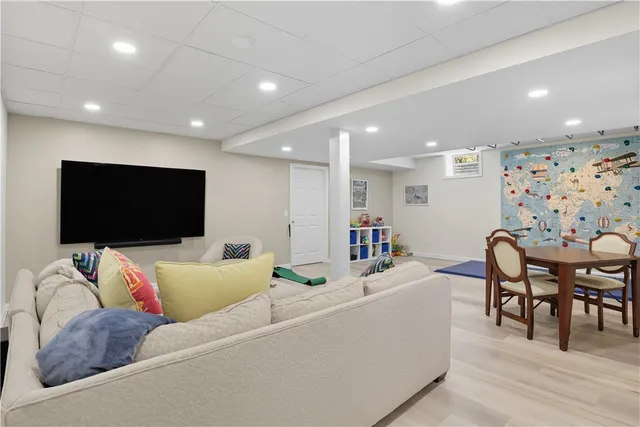 $1,100,000 | 430 Sundance Trail, Webster, NY 14580