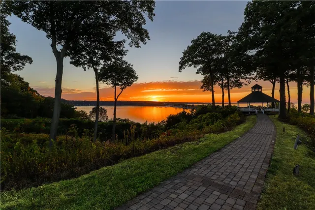 $1,100,000 | 430 Sundance Trail, Webster, NY 14580