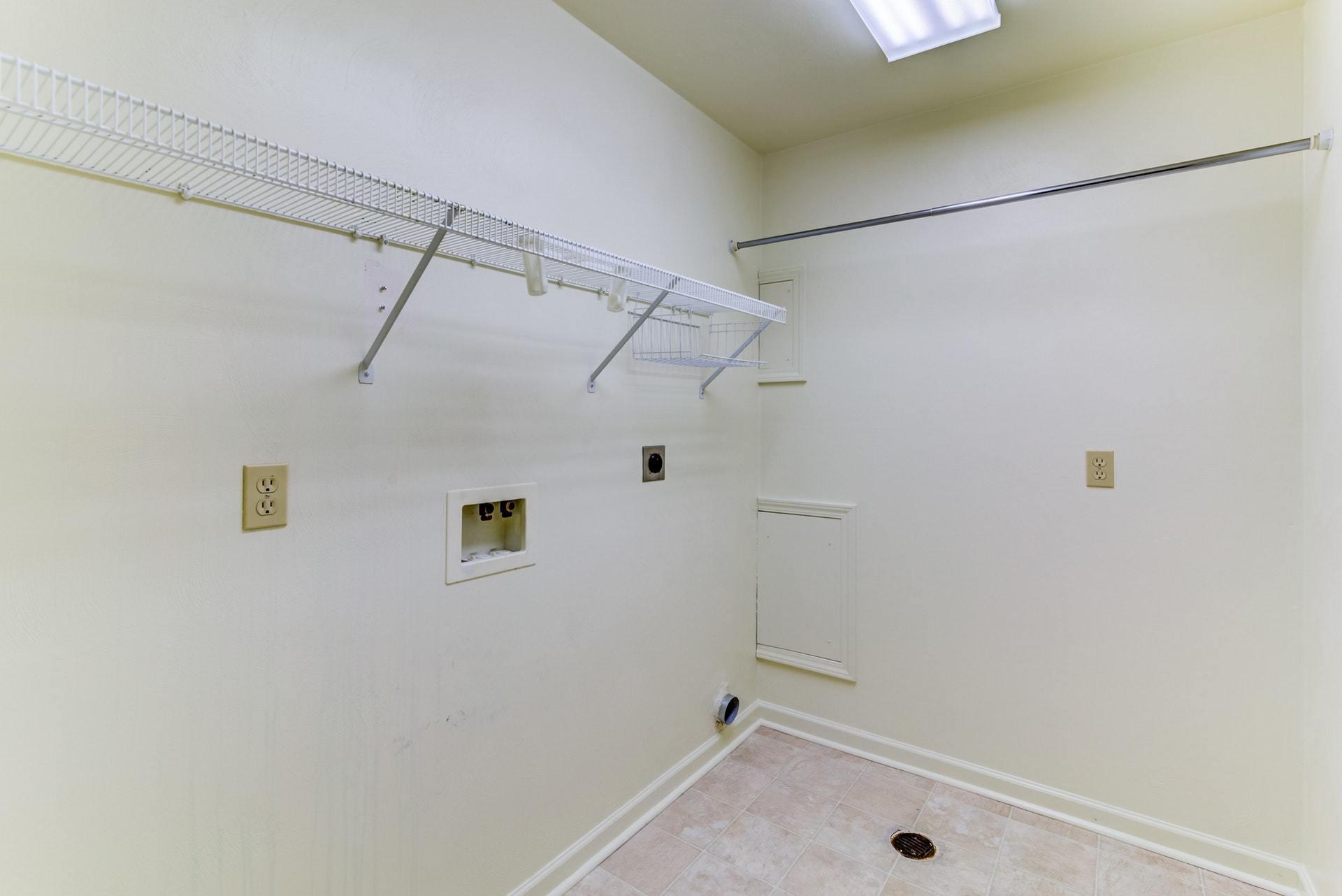 1632 Meadows Road Vinton, VA 24179 - Photo 28 of 47 a view of a bathroom