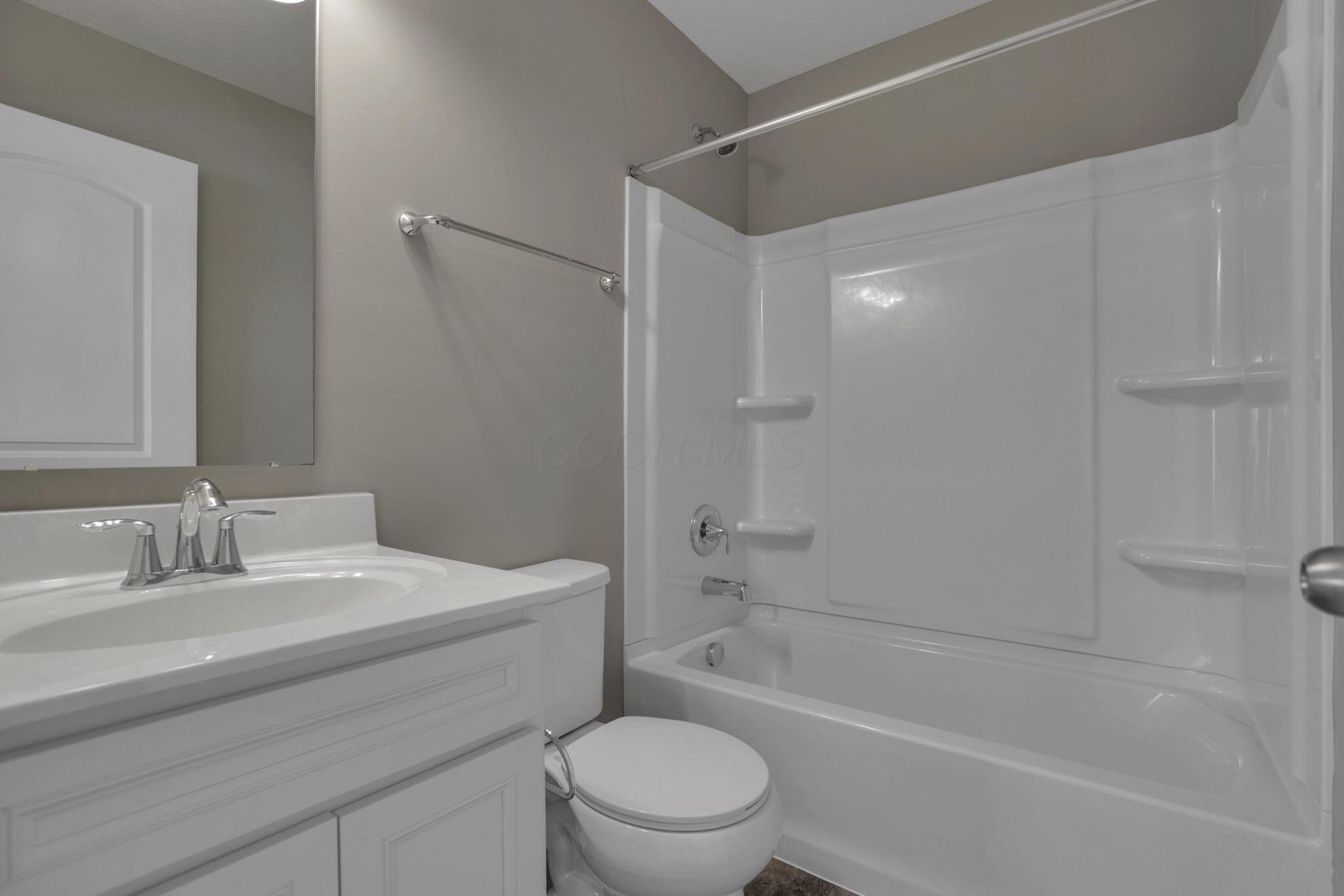 232 Autumn Ridge Circle Pickerington, OH 43147 - Photo 35 of 47 Bedroom Two Ensuite Full Bath