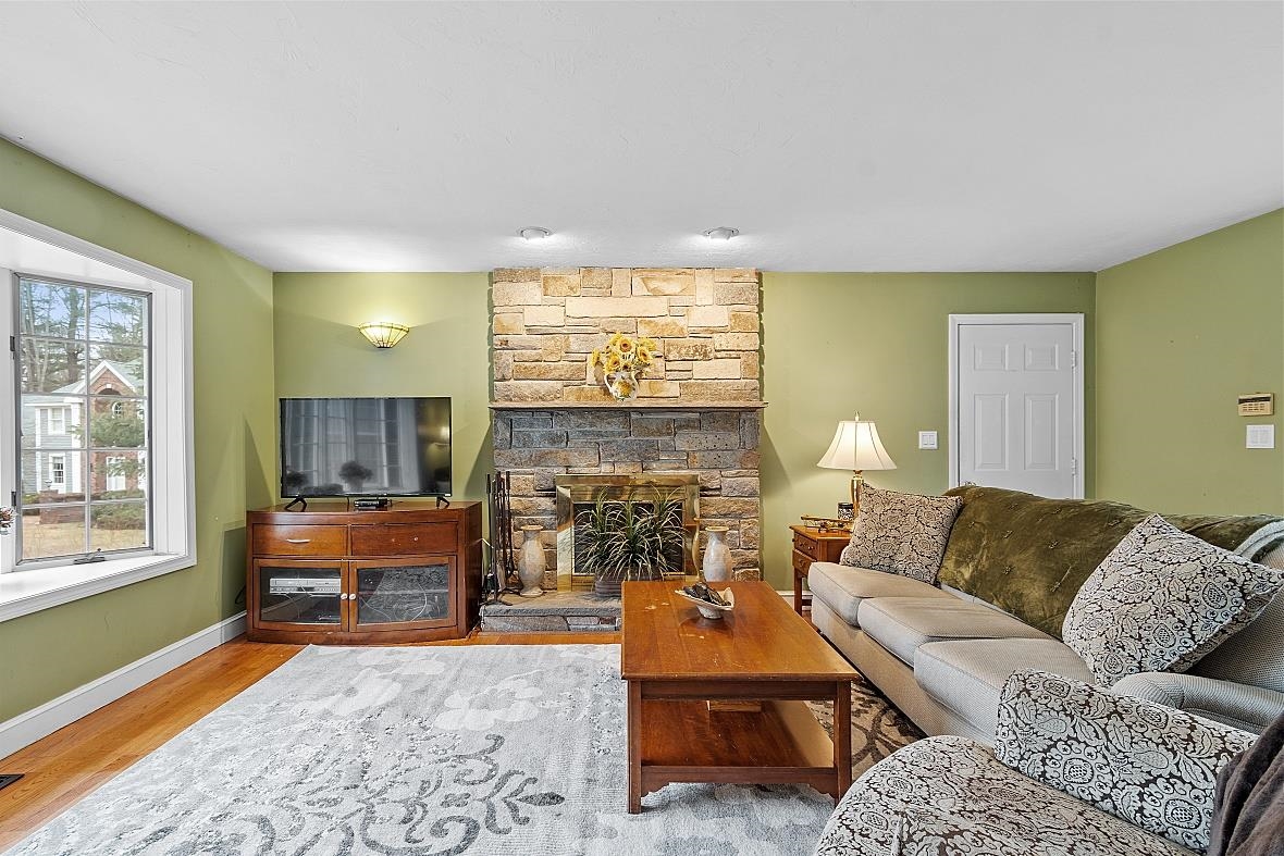 27 East Nashua Road Windham, NH 03087 - Photo 12 of 38