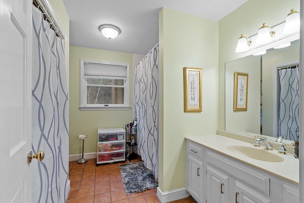 27 East Nashua Road Windham, NH 03087 - Photo 19 of 38