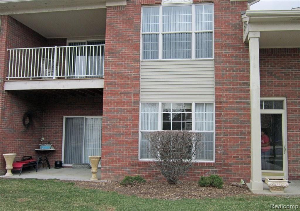 1865 Flagstone Circle, Unit 141 Rochester, MI 48307 - Photo 1 of 8 Flagstonesubject2.jpg