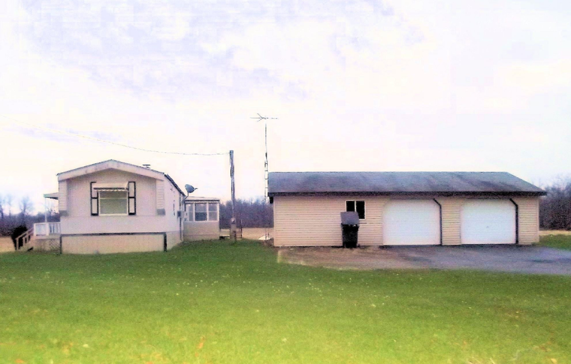 12441 Calhoun Road Jerome, MI 49249 - Photo 2 of 19 DSCF5735