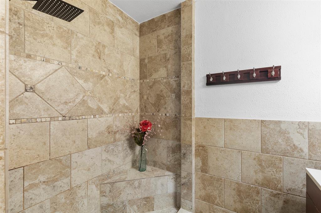 708 East Prairie View Road Crowley, TX 76036 - Photo 12 of 21