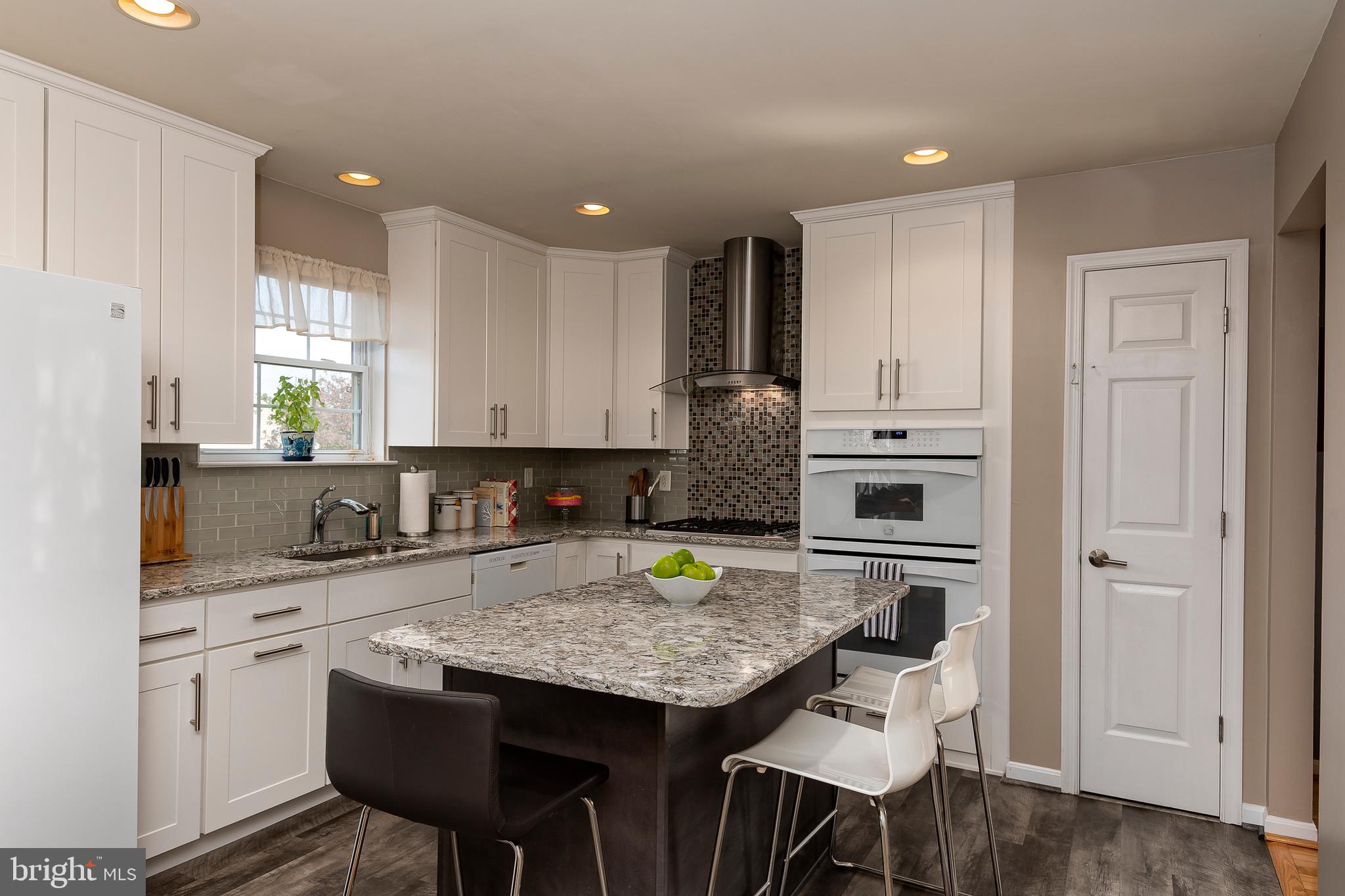 106 Queensberry Road Baltimore, MD 21237 - Photo 14 of 43 Kitchen (alt view)
