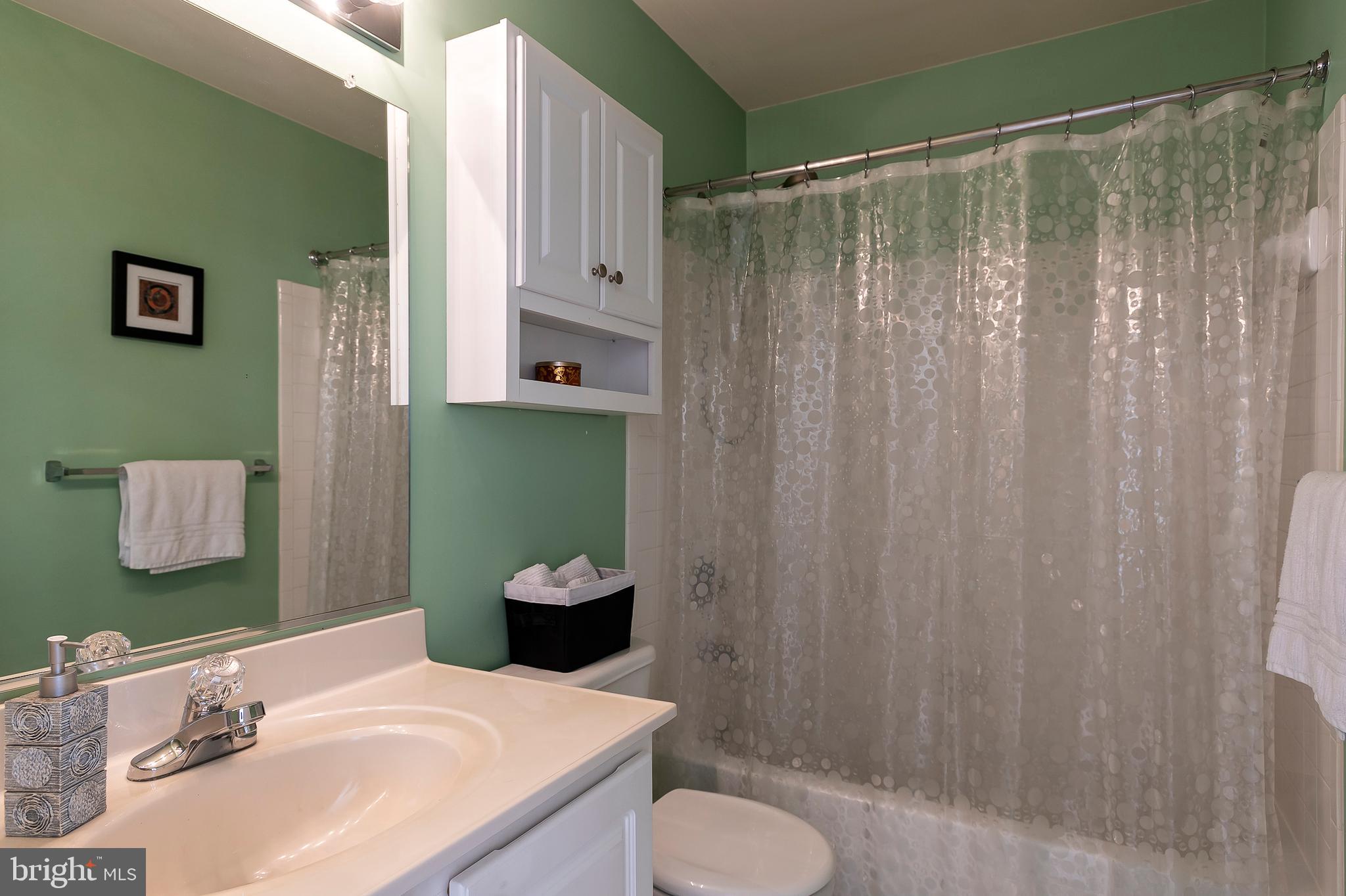 106 Queensberry Road Baltimore, MD 21237 - Photo 23 of 43 Bathroom 2