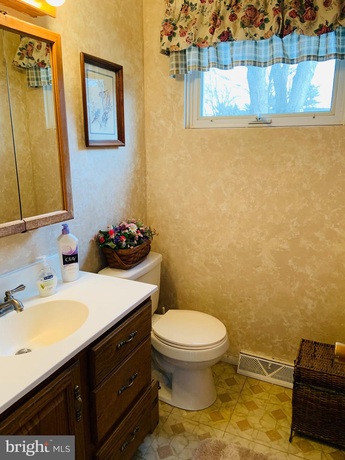 839 Phillips Road Warminster, PA 18974 - Photo 14 of 35 Powder Room next to Den
