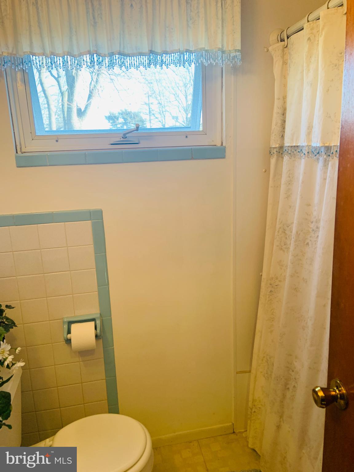 839 Phillips Road Warminster, PA 18974 - Photo 30 of 35 Full Bath with tub/shower