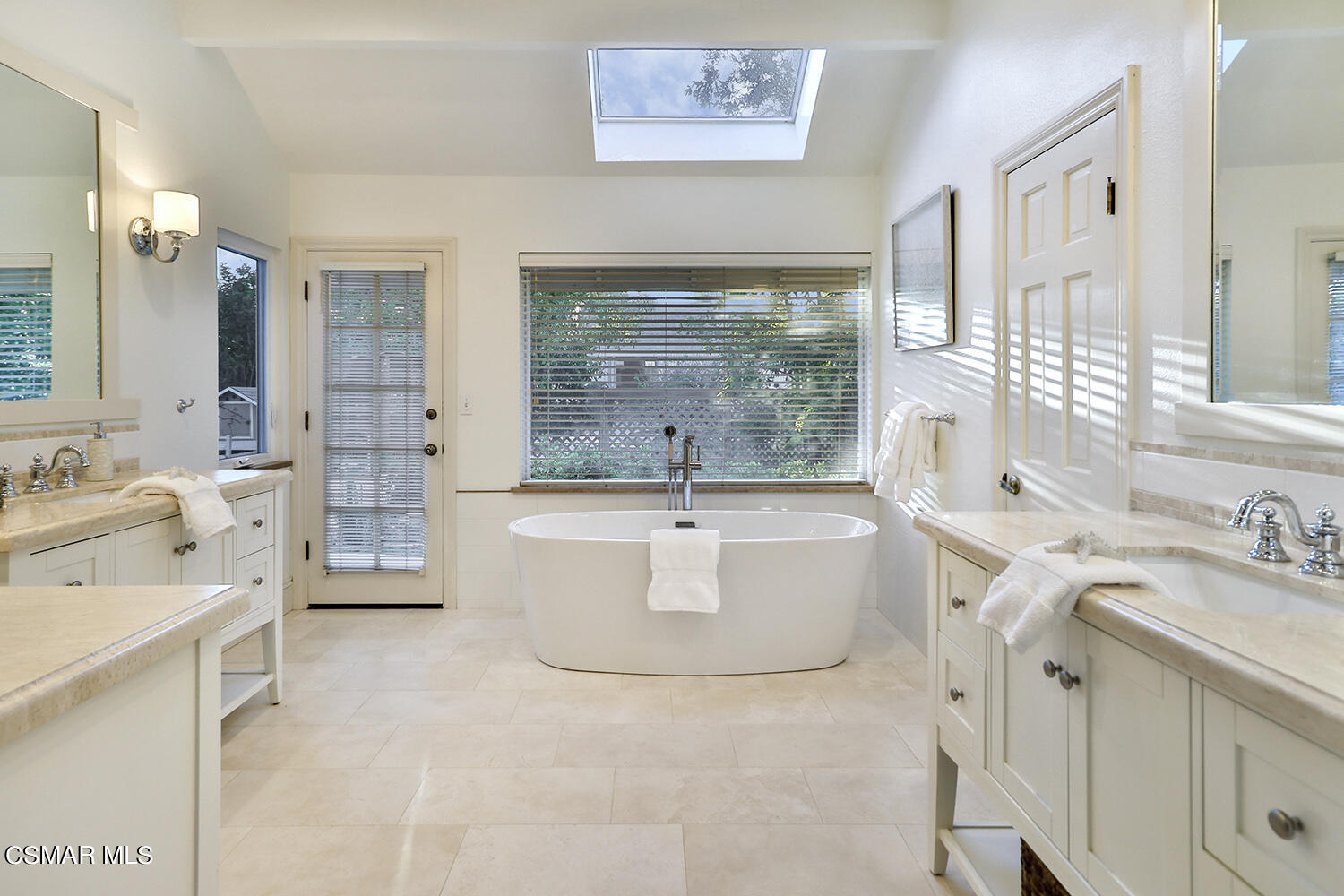 11842 Pradera Road Camarillo, CA 93012 - Photo 33 of 62 jMain Bedroom Suite7
