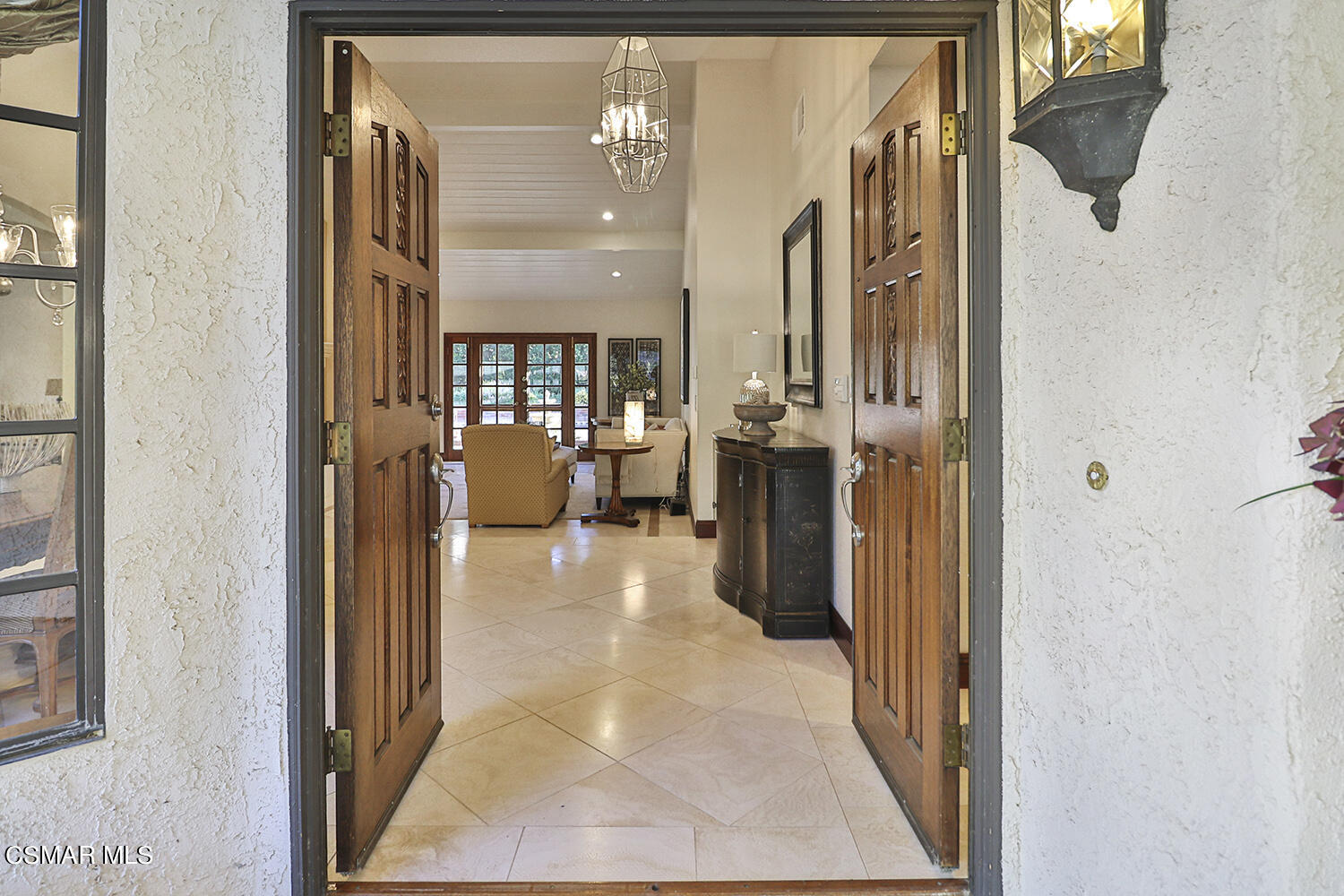 11842 Pradera Road Camarillo, CA 93012 - Photo 8 of 62 bEntry Dining and Living1