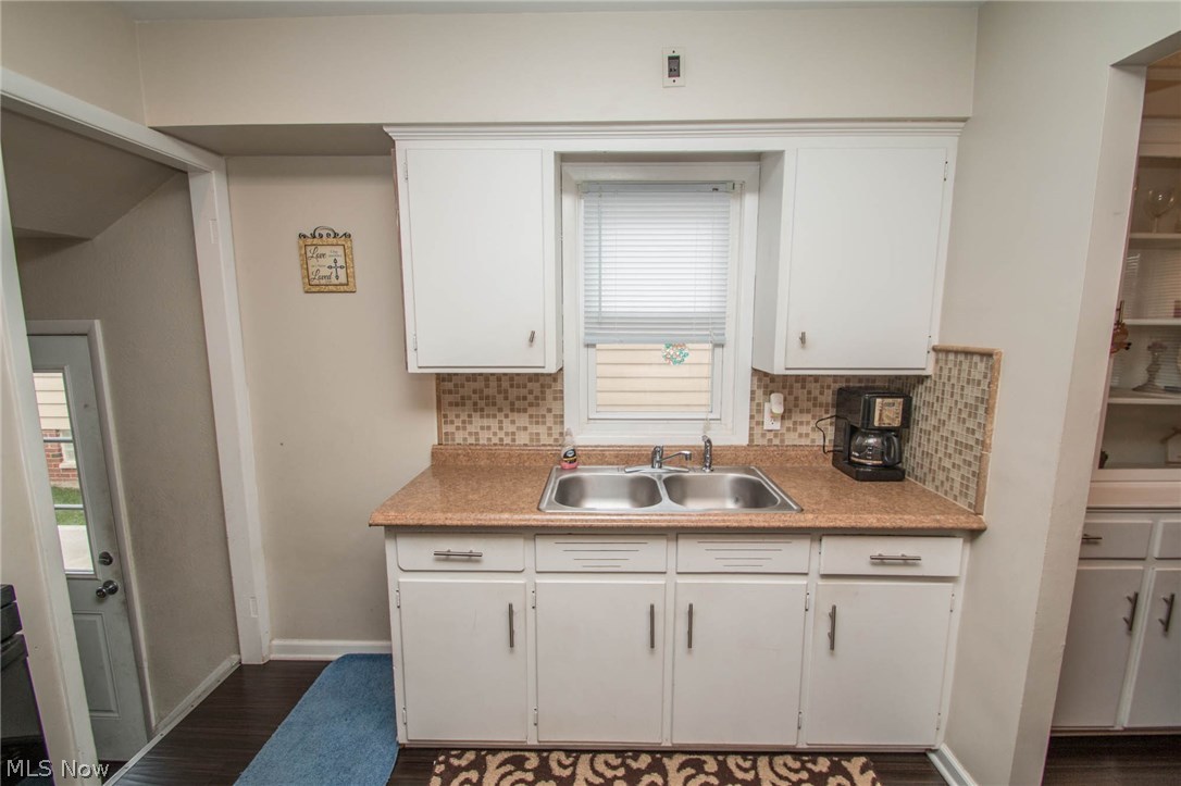11160 Snow Road Parma, OH 44130 - Photo 14 of 34