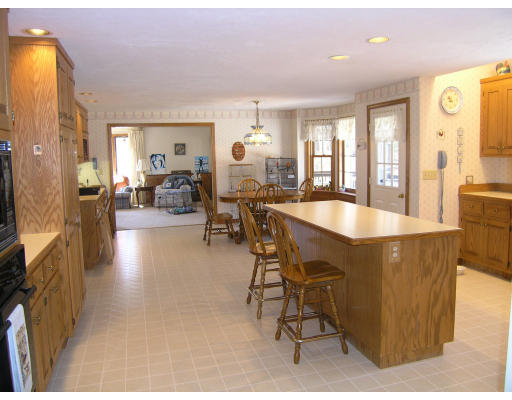 9 Hidden Brick Road Hopkinton, MA 01748 - Photo 8 of 27 Gallery Image 8