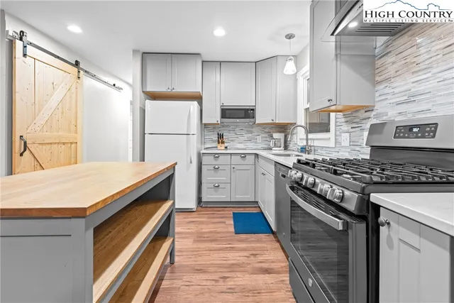 $674,900 | 398 Campbell Glen Lane, Fleetwood, NC 28626