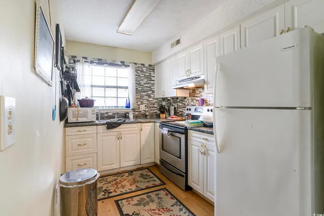 $179,900 | 601 38th Avenue North, Unit E1, Myrtle Beach, SC 29577