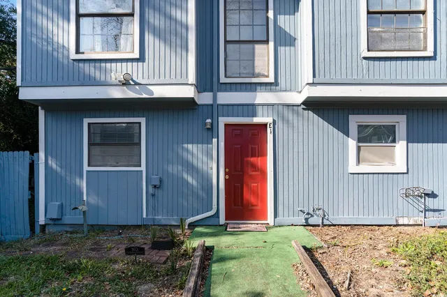 $179,900 | 601 38th Avenue North, Unit E1, Myrtle Beach, SC 29577