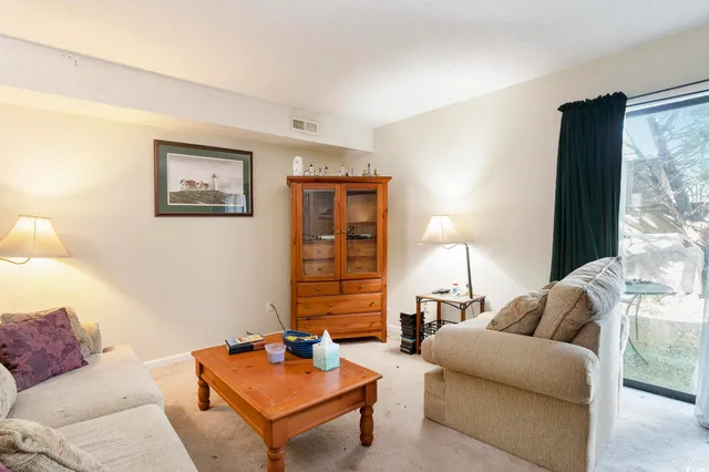 $179,900 | 601 38th Avenue North, Unit E1, Myrtle Beach, SC 29577