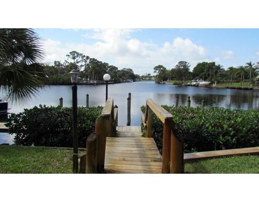 944 Northwest Spruce Ridge Drive, Unit B4 Stuart, FL 34994 - Photo 1 of 10 Primary Photo