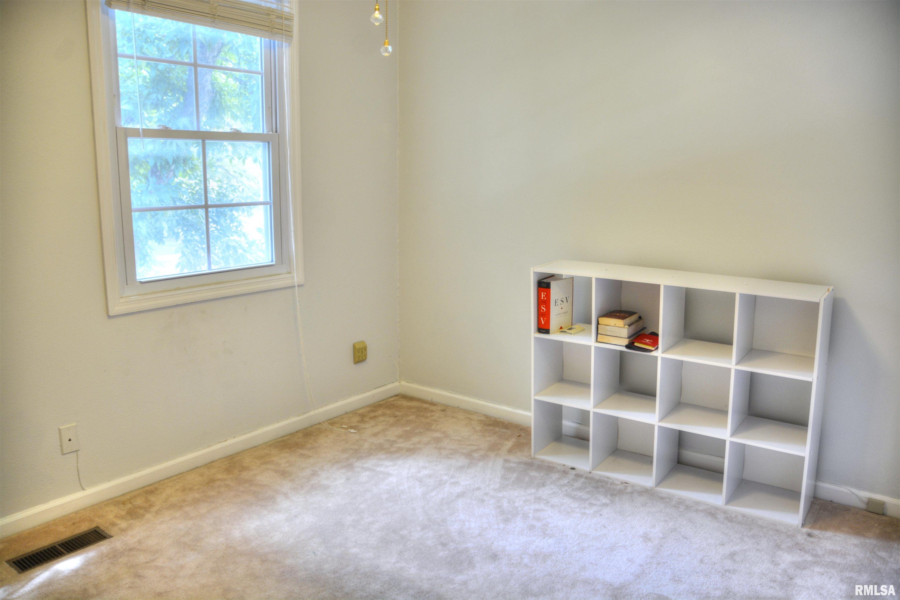 260 Jamestown Road Macomb, IL 61455 - Photo 14 of 18