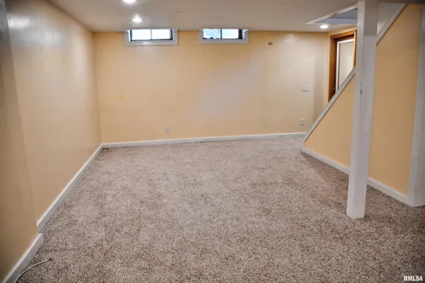 $89,900 | 260 Jamestown Road, Macomb, IL 61455