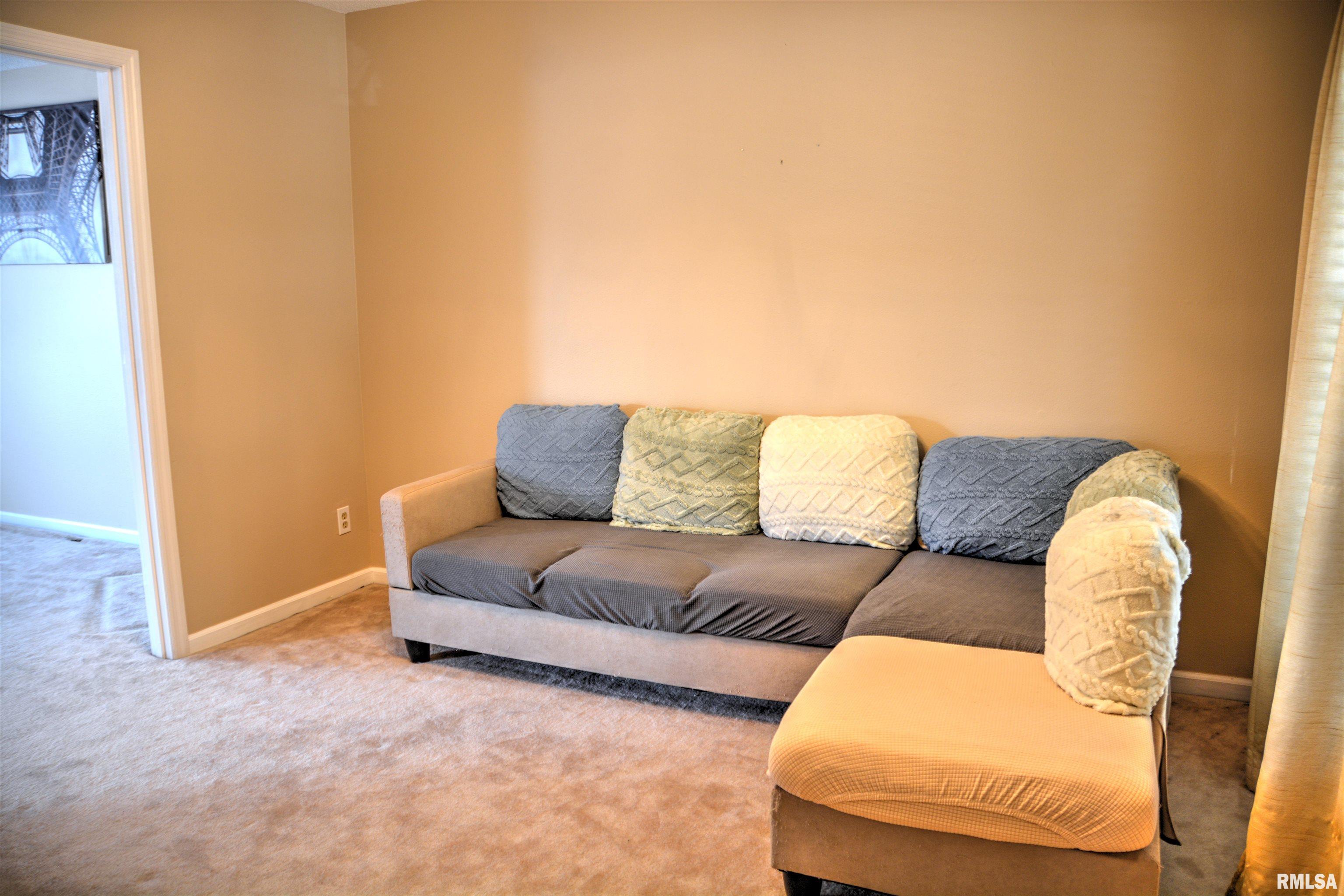 260 Jamestown Road Macomb, IL 61455 - Photo 5 of 18