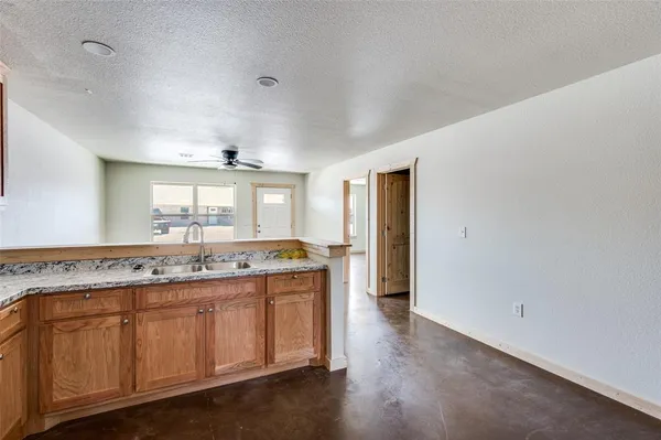$1,250 | 19052-19058 Cabo Way, Unit 19054, Thackerville, OK 73459