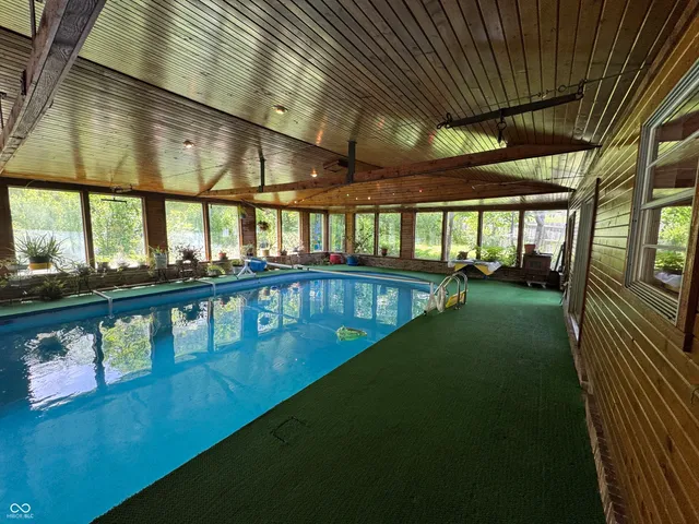 $250,000 | 825 Park View Drive, Rushville, IN 46173