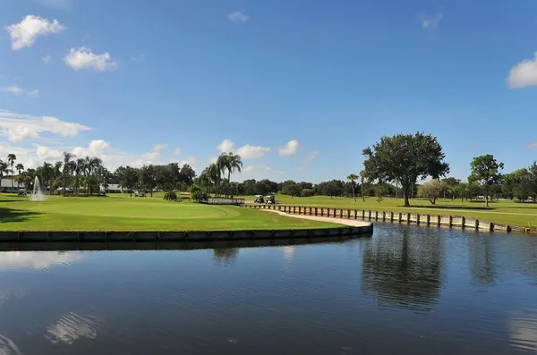 $2,950 | 6041 Clubside Drive, Unit 6041, Sarasota, FL 34243