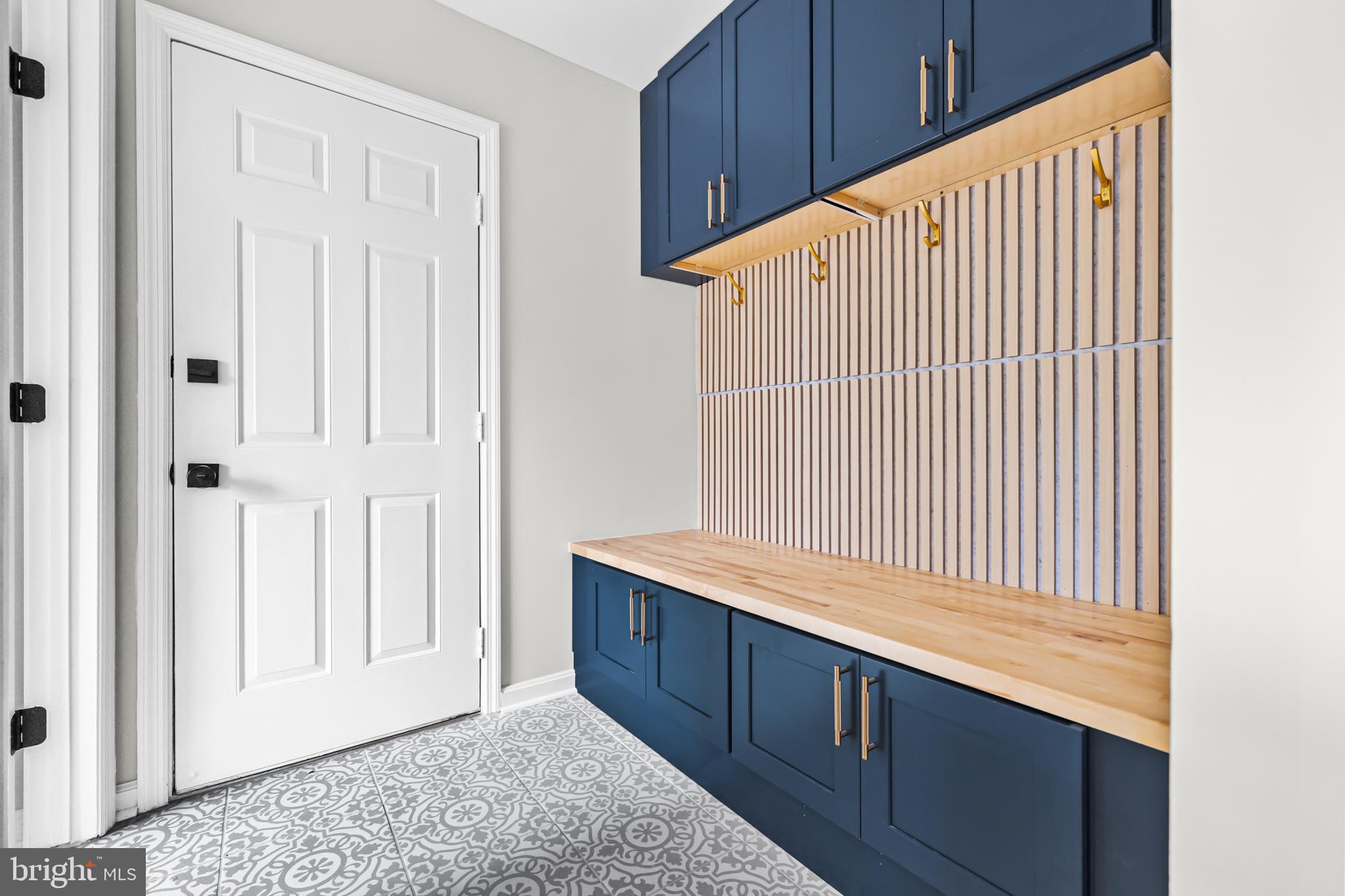 12701 Roark Court Reston, VA 20191 - Photo 17 of 58 Drop Zone off Garage