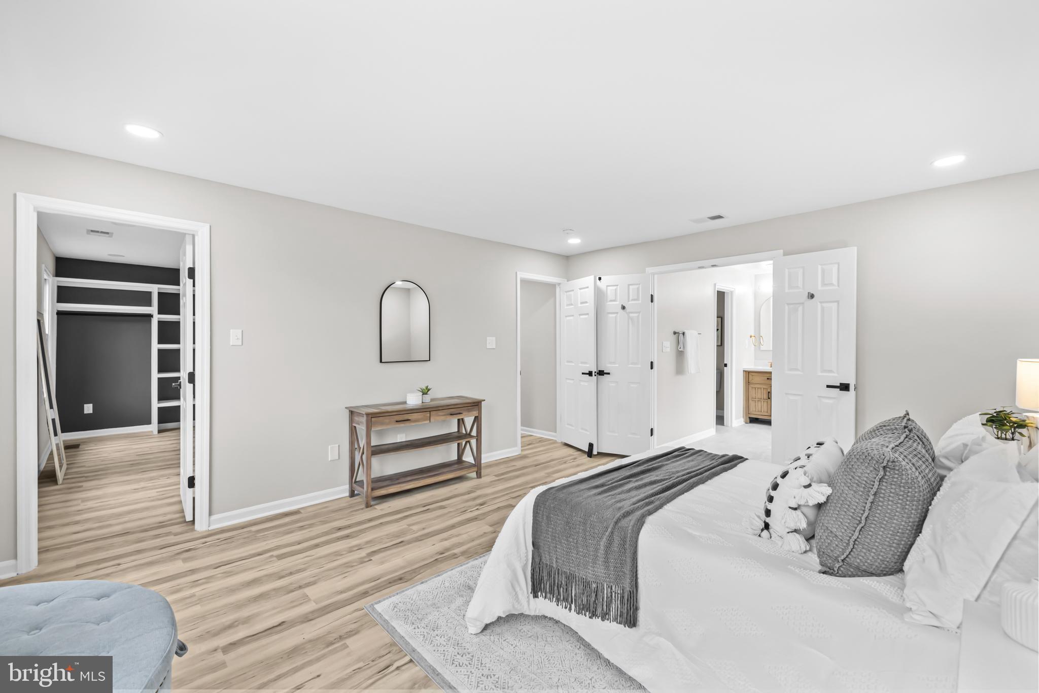 12701 Roark Court Reston, VA 20191 - Photo 20 of 58 Primary Suite
