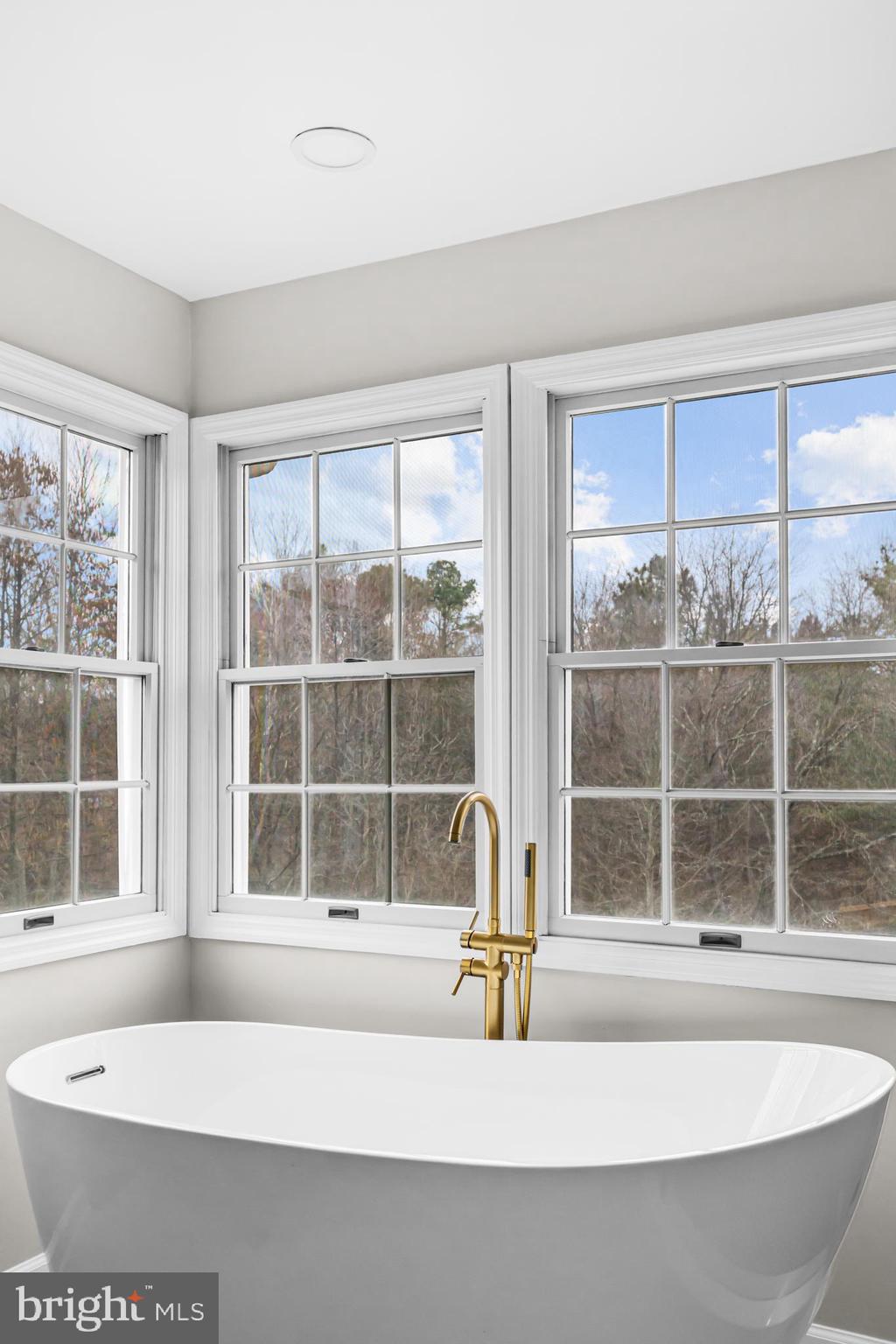 12701 Roark Court Reston, VA 20191 - Photo 25 of 58 Primary En-Suite