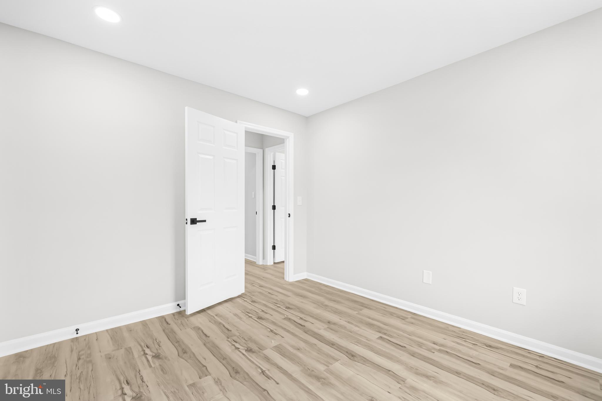 12701 Roark Court Reston, VA 20191 - Photo 32 of 58 Upper Level Second bedroom with En-Suite