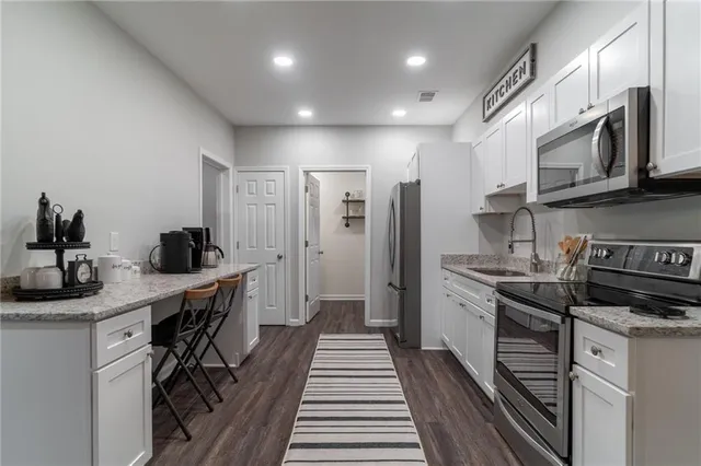 $850,000 | 301 Cochin Drive, Woodstock, GA 30188