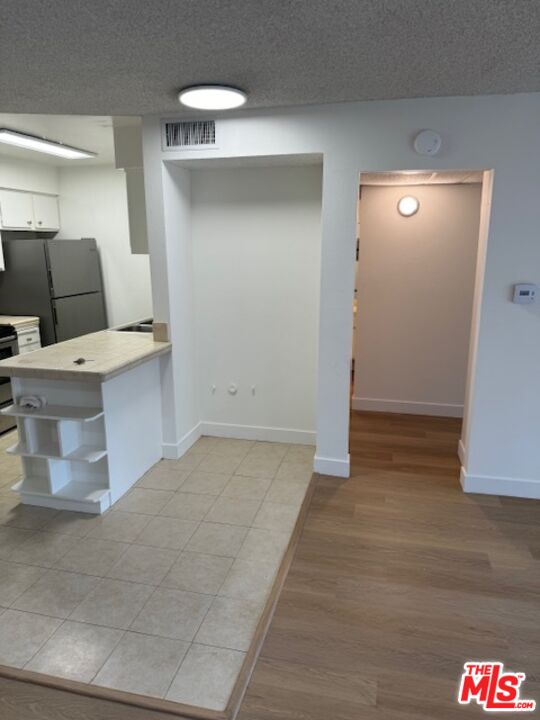 1208 Raintree Circle Culver City, CA 90230 - Photo 5 of 19