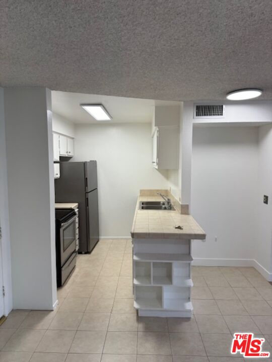 1208 Raintree Circle Culver City, CA 90230 - Photo 6 of 19