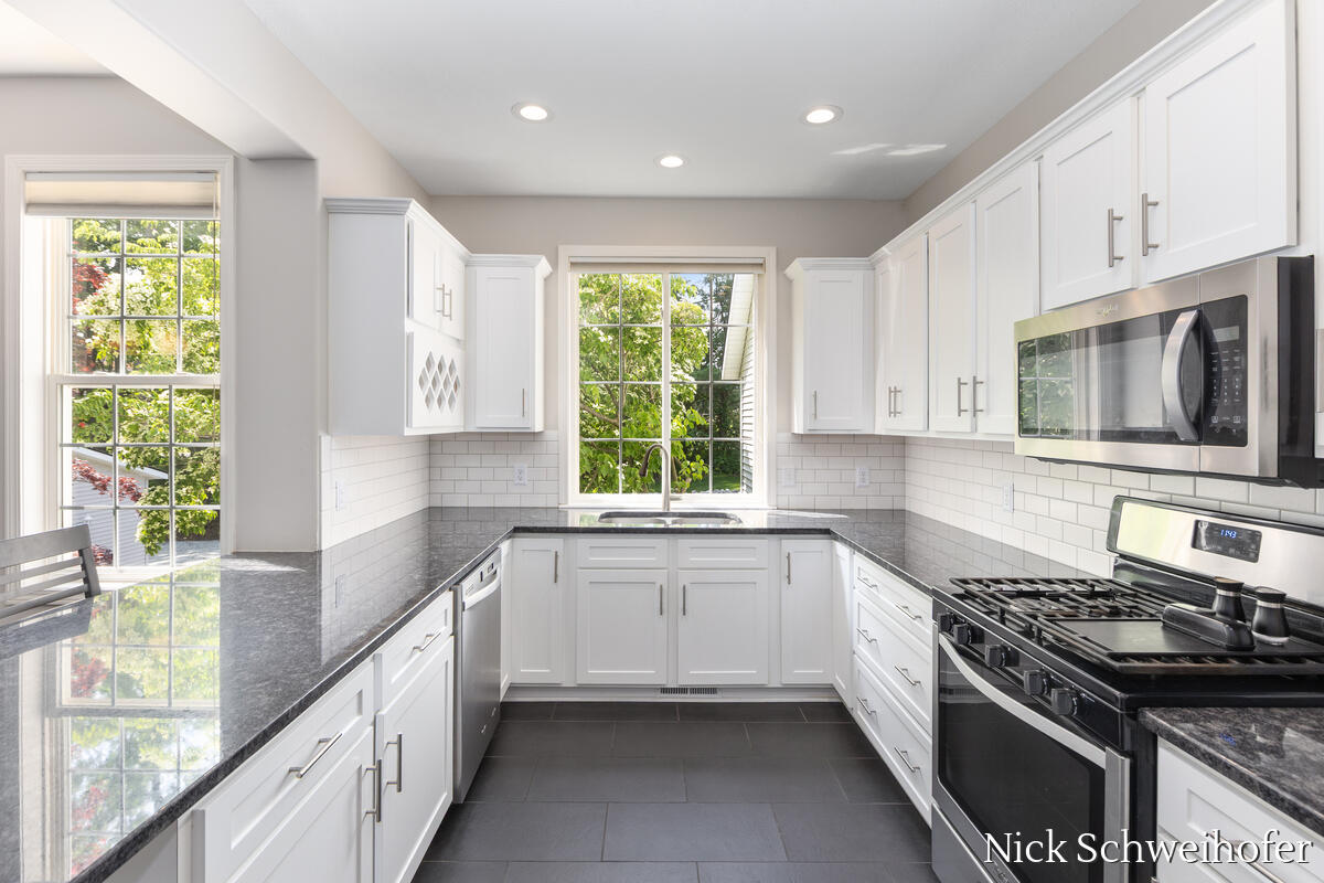 11220 Oakgrove Road Grand Haven, MI 49417 - Photo 13 of 58 11220-Oak-Grove_013