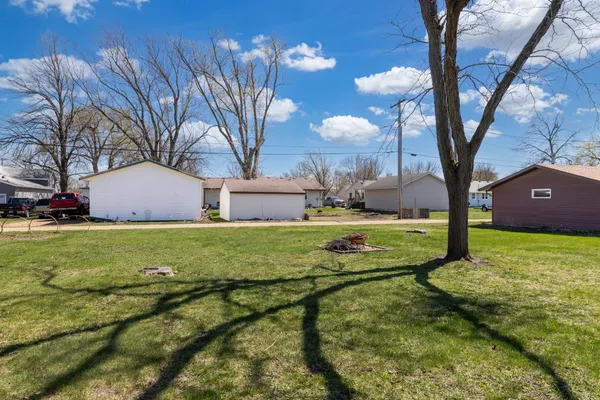 $325,000 | 115 South Walnut Street, Belle Plaine, MN 56011